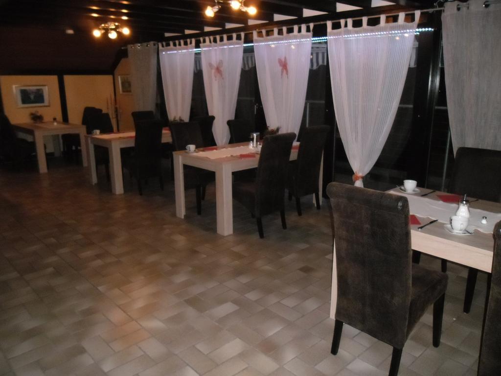 Hotel Garni Julia Linnich Exterior photo